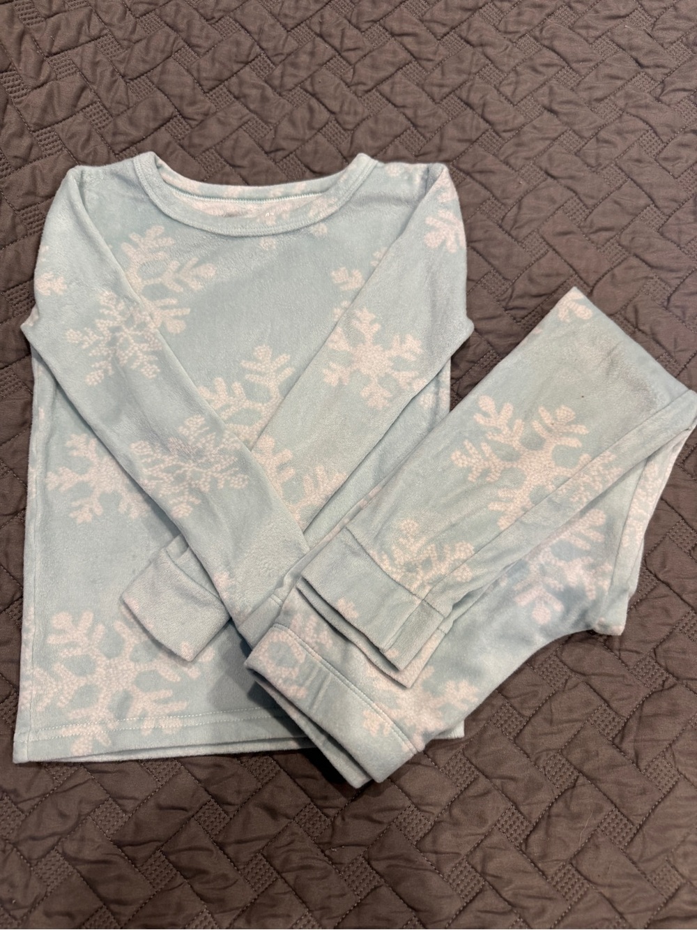 Cat & Jack Soft Blue Snowflake Kids Pajama Set
